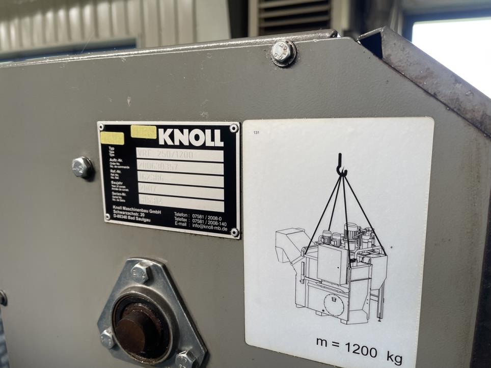 Obróbka metali i inne maszyny dostawcy z branży motoryzacyjnej-11